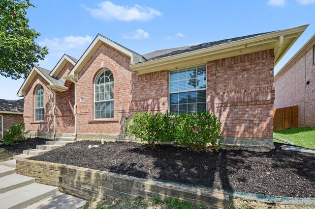 2033 Piedmont Drive, Lewisville, TX 75067