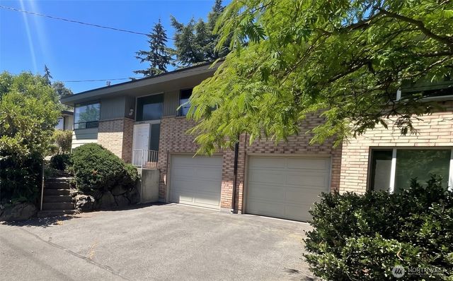 13807 Greenwood Avenue N, Seattle, WA 98133