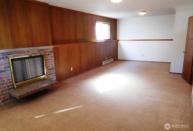 13807 Greenwood Avenue N, Seattle, WA 98133