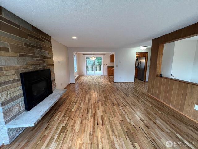 13807 Greenwood Avenue N, Seattle, WA 98133