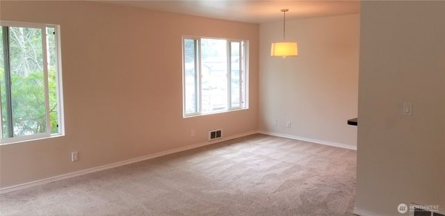 13807 Greenwood Avenue N, Seattle, WA 98133