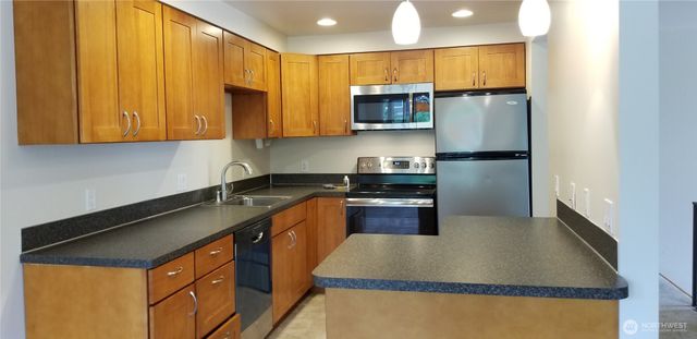 13807 Greenwood Avenue N, Seattle, WA 98133