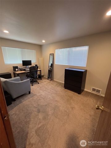 13807 Greenwood Avenue N, Seattle, WA 98133