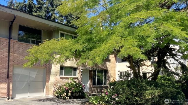 13807 Greenwood Avenue N, Seattle, WA 98133