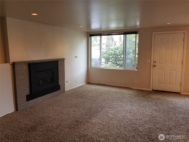 13807 Greenwood Avenue N, Seattle, WA 98133