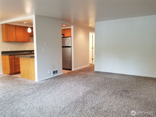 13807 Greenwood Avenue N, Seattle, WA 98133
