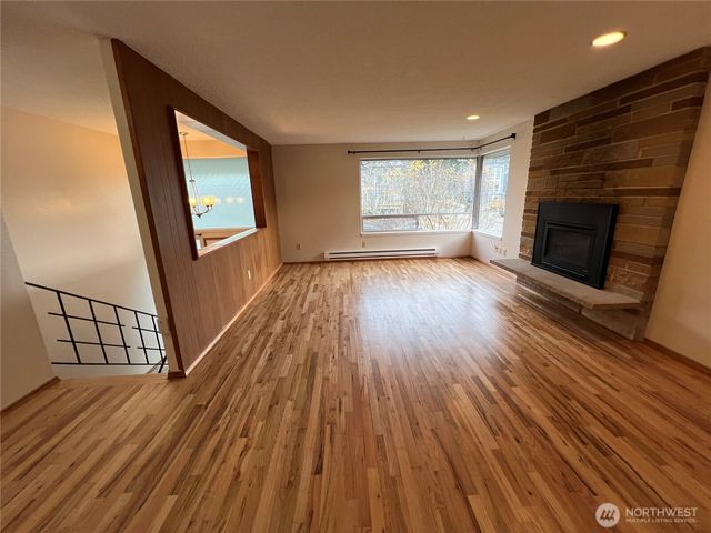 13807 Greenwood Avenue N, Seattle, WA 98133