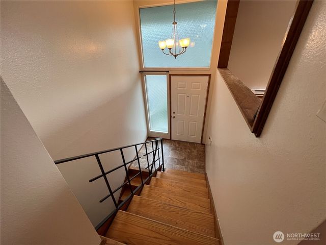 13807 Greenwood Avenue N, Seattle, WA 98133