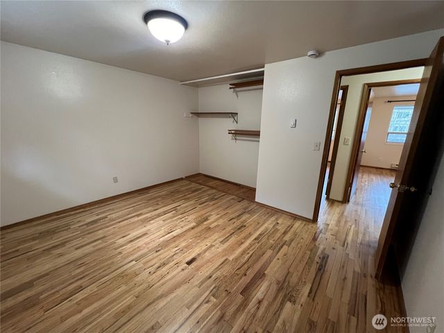 13807 Greenwood Avenue N, Seattle, WA 98133