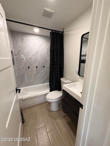 1323 W Speedway Boulevard, Tucson, AZ 85745