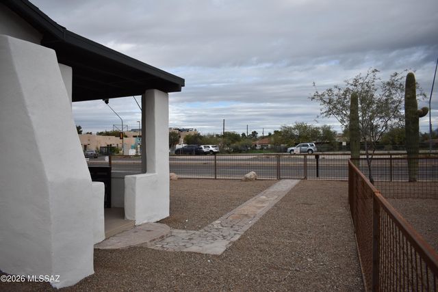 1323 W Speedway Boulevard, Tucson, AZ 85745