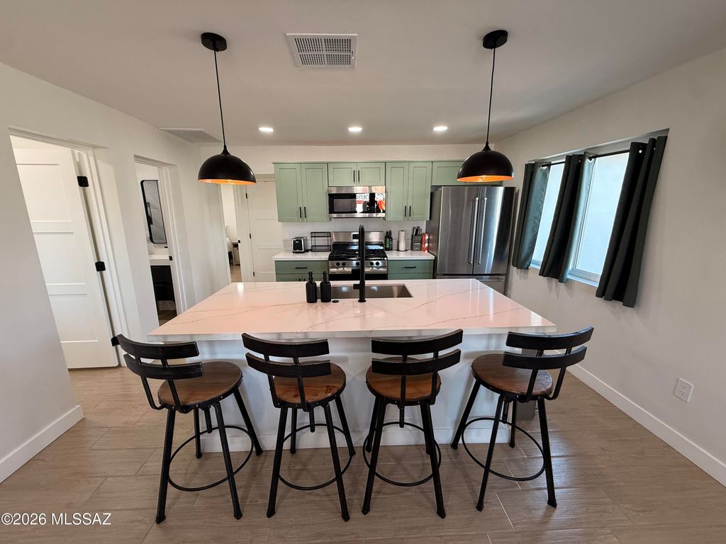1323 W Speedway Boulevard, Tucson, AZ 85745