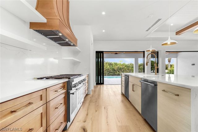 2393 Longboat DR, Naples, FL 34104