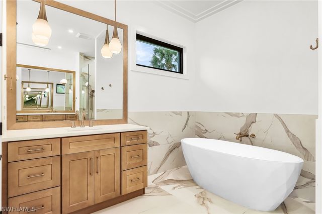 2393 Longboat DR, Naples, FL 34104