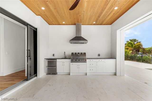 2393 Longboat DR, Naples, FL 34104