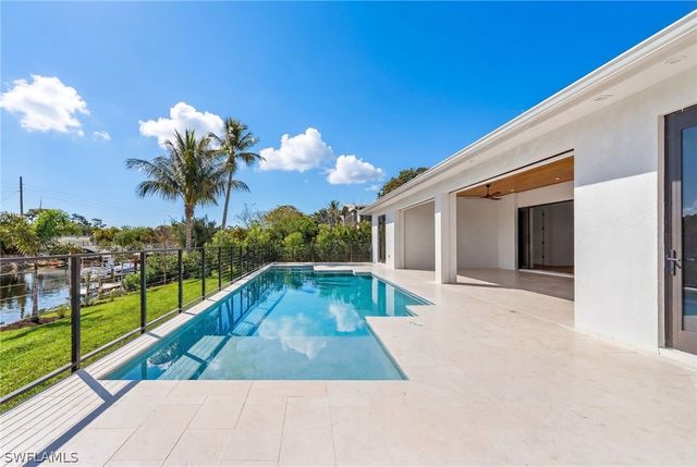 2393 Longboat DR, Naples, FL 34104