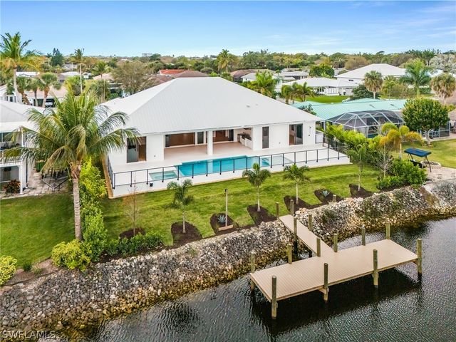 2393 Longboat DR, Naples, FL 34104