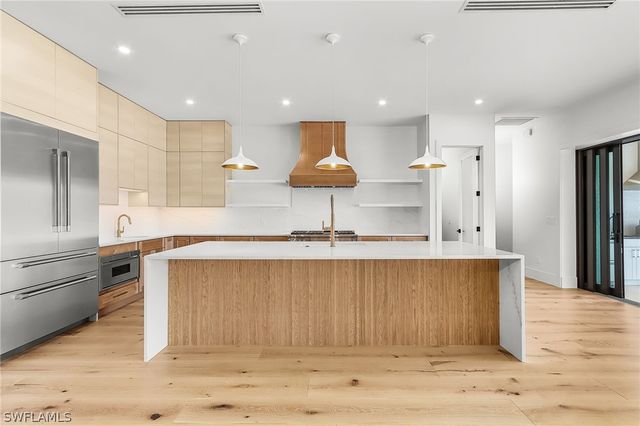 2393 Longboat DR, Naples, FL 34104