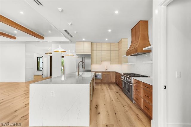 2393 Longboat DR, Naples, FL 34104