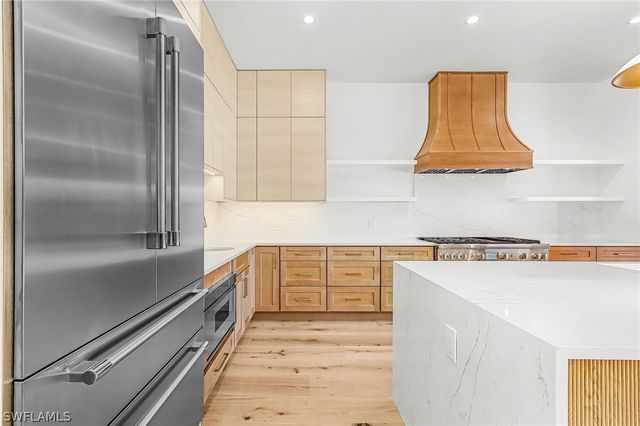 2393 Longboat DR, Naples, FL 34104