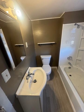 402 Oak Street, Saginaw, MI 48604