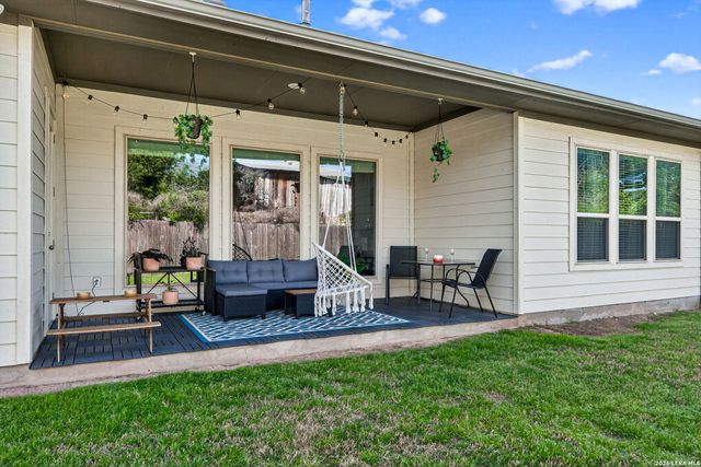 1092 Carriage Loop, New Braunfels, TX 78132