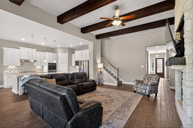 1092 Carriage Loop, New Braunfels, TX 78132