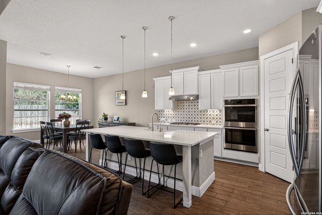 1092 Carriage Loop, New Braunfels, TX 78132