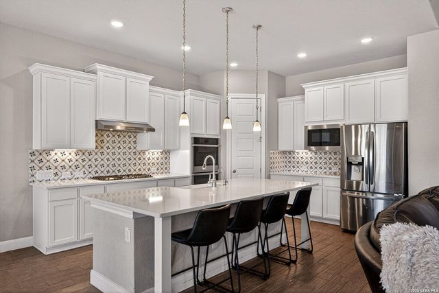 1092 Carriage Loop, New Braunfels, TX 78132