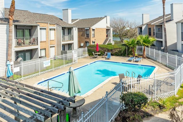3220 69th Street F5, Galveston, TX 77551