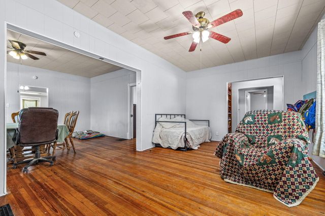 225 N Locust Street, Marshfield, MO 65706