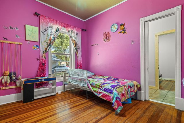 225 N Locust Street, Marshfield, MO 65706