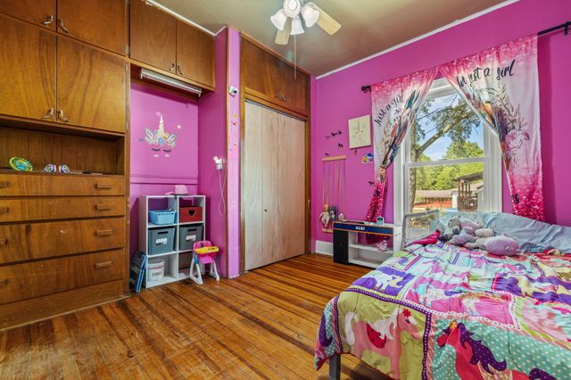 225 N Locust Street, Marshfield, MO 65706