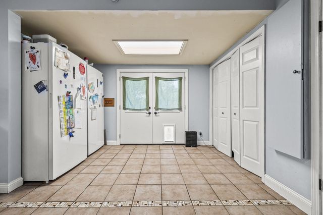 225 N Locust Street, Marshfield, MO 65706