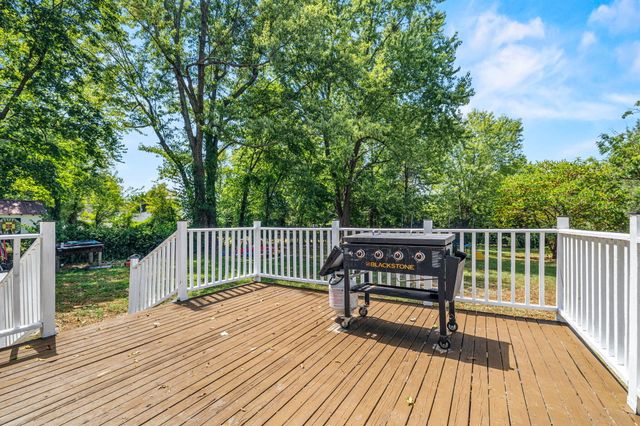 225 N Locust Street, Marshfield, MO 65706