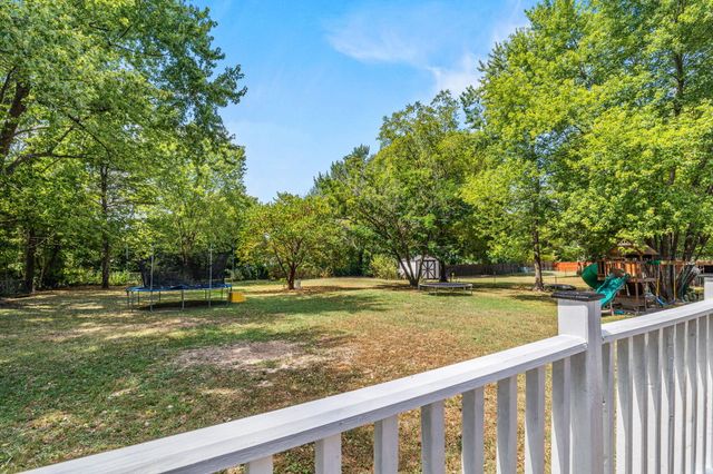 225 N Locust Street, Marshfield, MO 65706