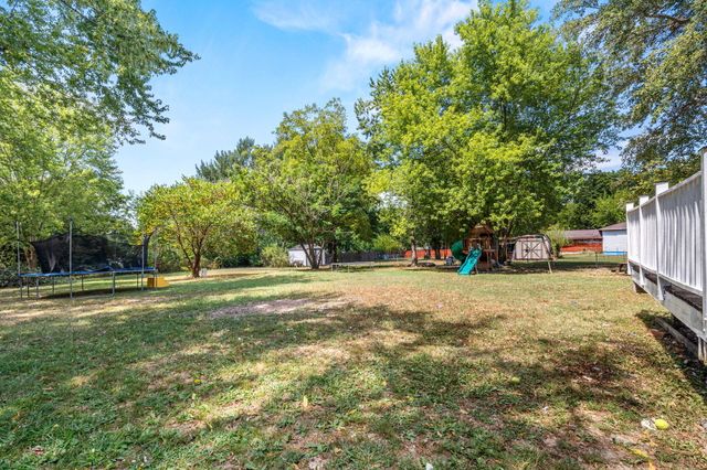 225 N Locust Street, Marshfield, MO 65706