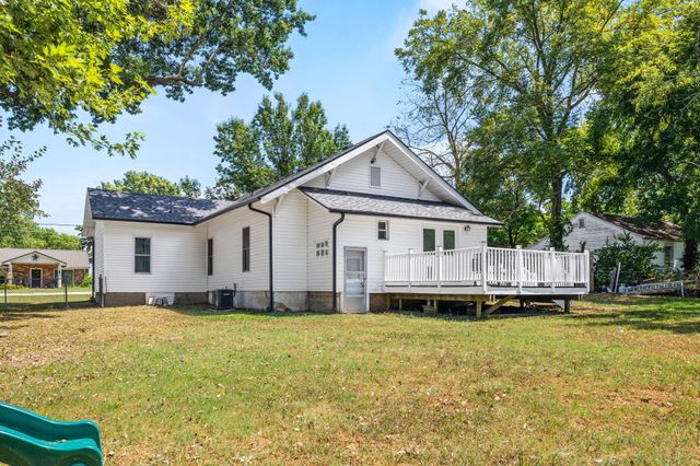 225 N Locust Street, Marshfield, MO 65706