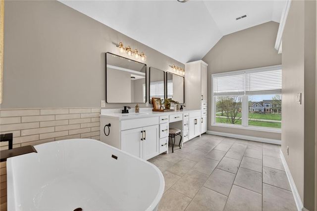 905 Florence Avenue, Raymore, MO 64083