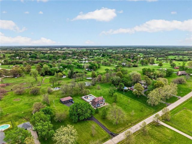 905 Florence Avenue, Raymore, MO 64083