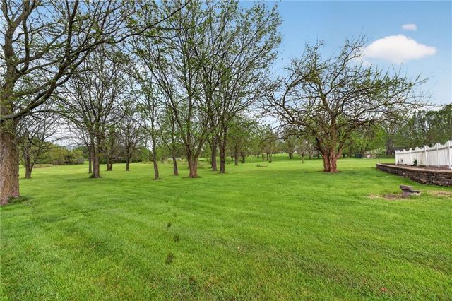 905 Florence Avenue, Raymore, MO 64083