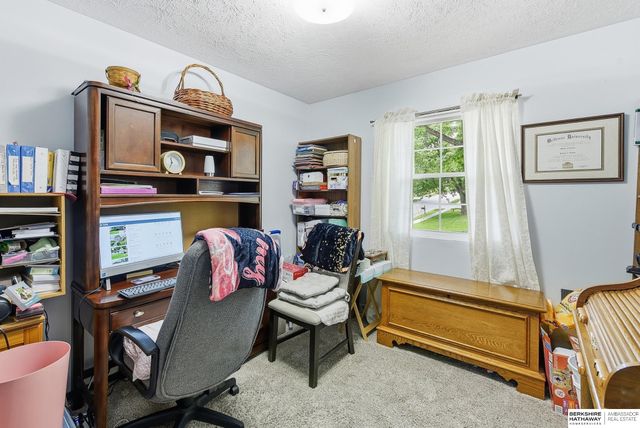 6405 N 66th Street, Omaha, NE 68104