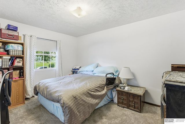 6405 N 66th Street, Omaha, NE 68104