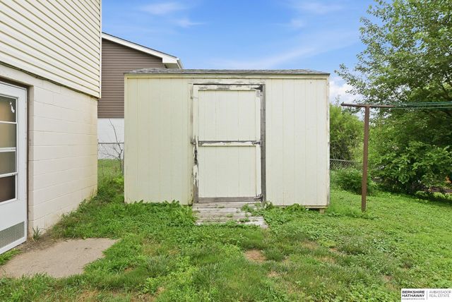 6405 N 66th Street, Omaha, NE 68104