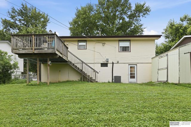 6405 N 66th Street, Omaha, NE 68104