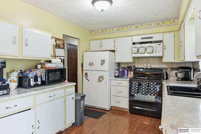 6405 N 66th Street, Omaha, NE 68104