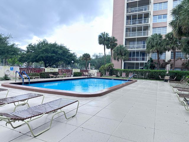 10777 W Sample Road 714, Coral Springs, FL 33065