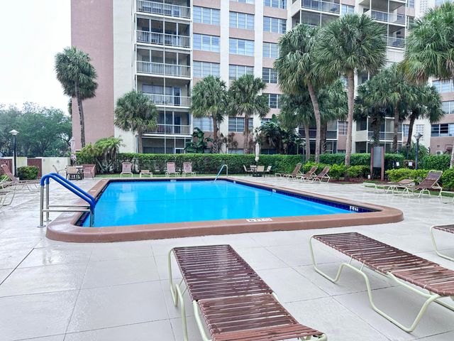 10777 W Sample Road 714, Coral Springs, FL 33065