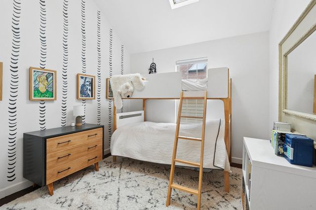 1803 N Fairfield Avenue, Chicago, IL 60647