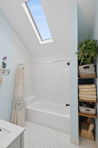 1803 N Fairfield Avenue, Chicago, IL 60647